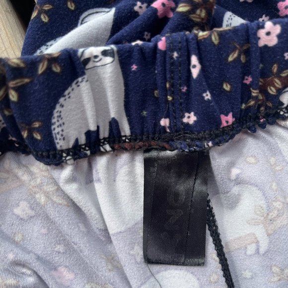 Super Soft Sloth Leggings - Picture 3 of 5